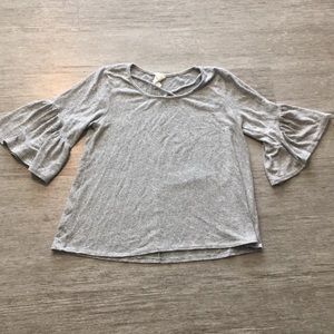 3/4 length sleeve light sweater.